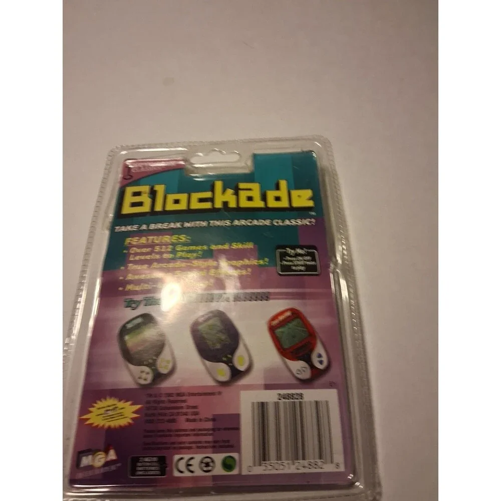 RARE Blockade Keychain Classics Travel Game MGA Entertainment 2002